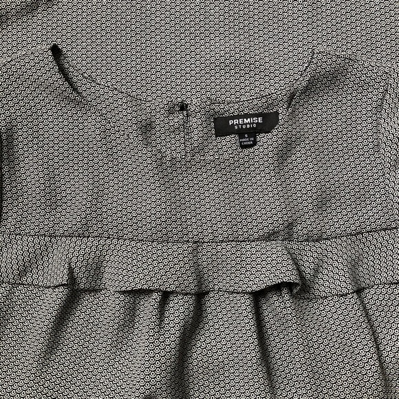 Premise Ruffle Front Print Sleeveless Blouse - Picture 3 of 5